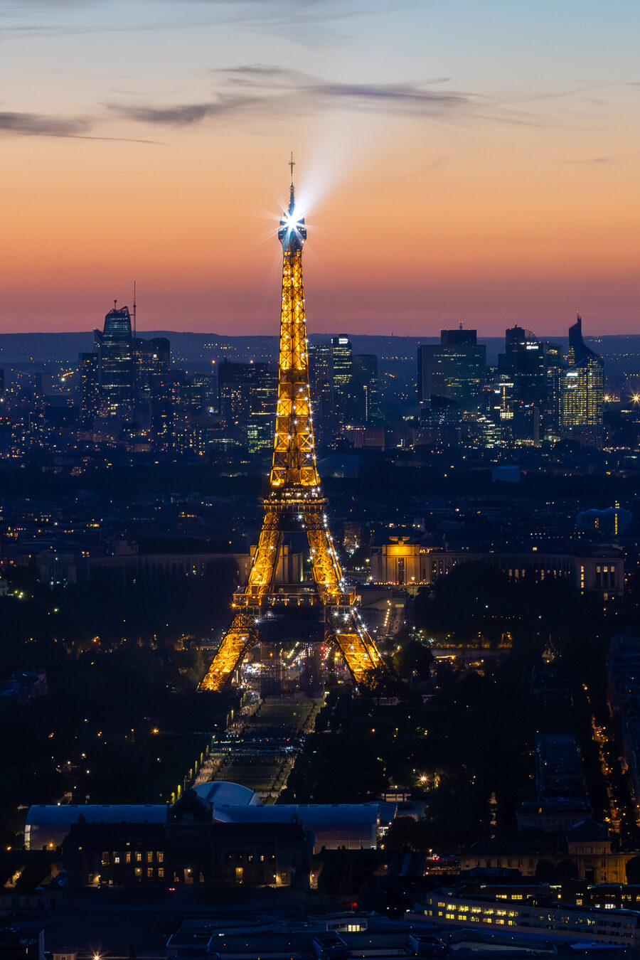 Eiffelturm bei Nacht